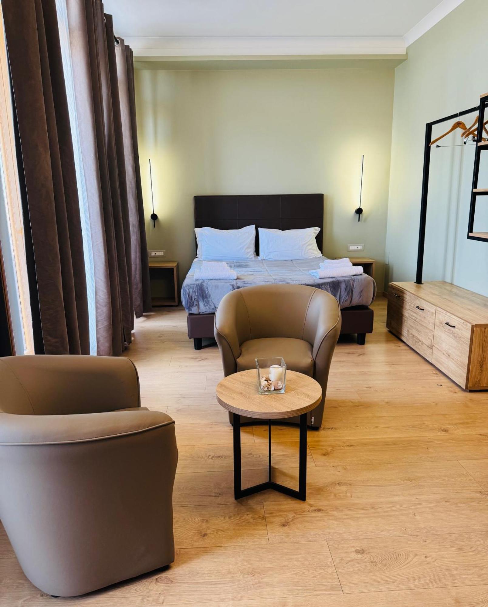 Manhattan Room & Suite Bari Exterior foto