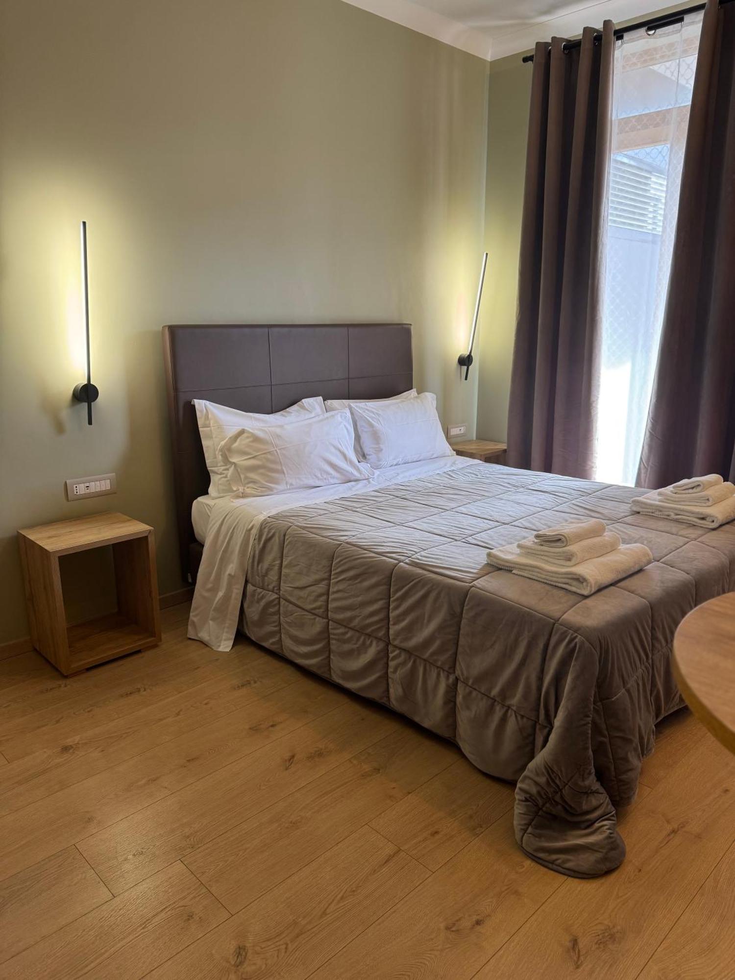 Manhattan Room & Suite Bari Exterior foto